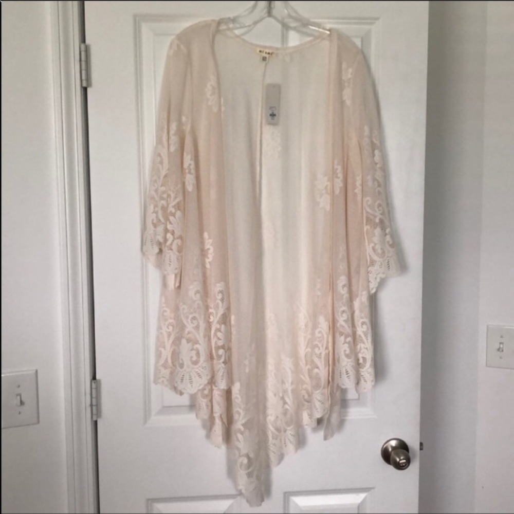 NWT Francesca’s Cardigan / Kimono